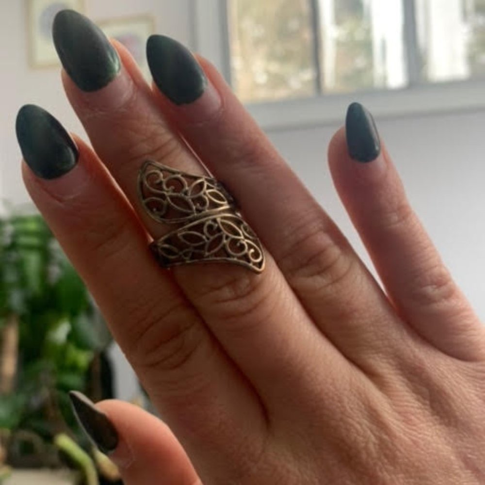 Beautiful vintage filigree statement silver ring